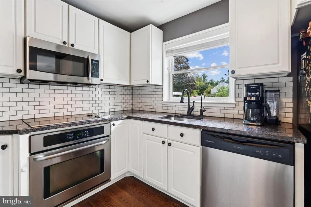 Photo of 15003 LEAR LANE