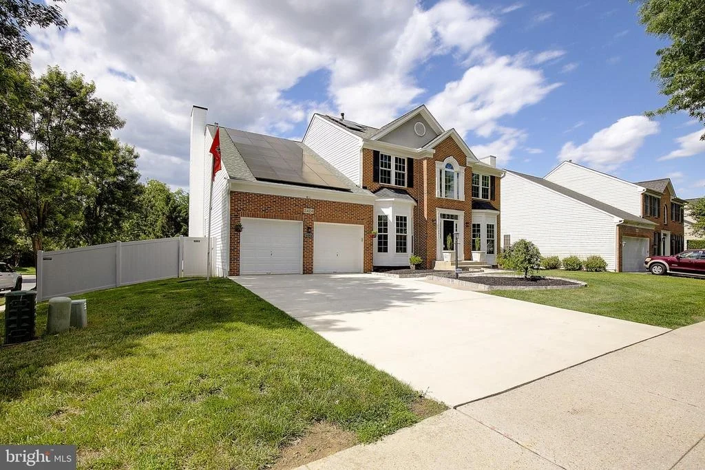 Photo of 2424 VALLEY BROOK LANE