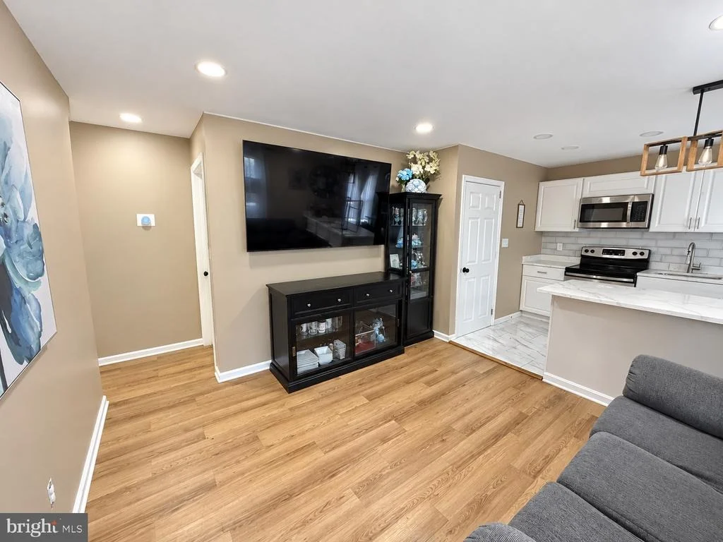 Photo of 6809 LOU LANE