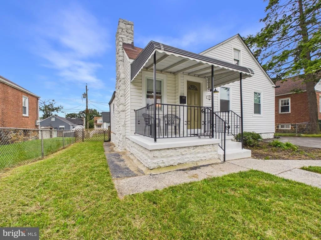 Photo of 2709 OAKLEY AVENUE