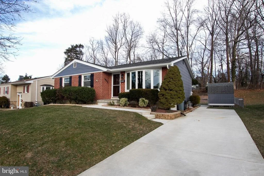Photo of 1904 LOGWIND ROAD