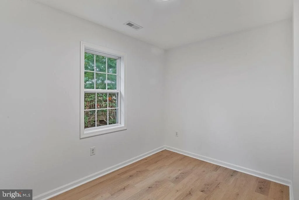 Photo of 905 HANOVER STREET