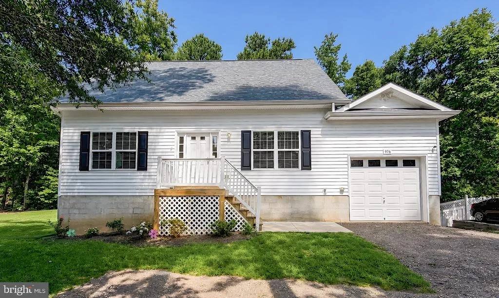 Photo of 976 JOHNSWOODS ROAD
