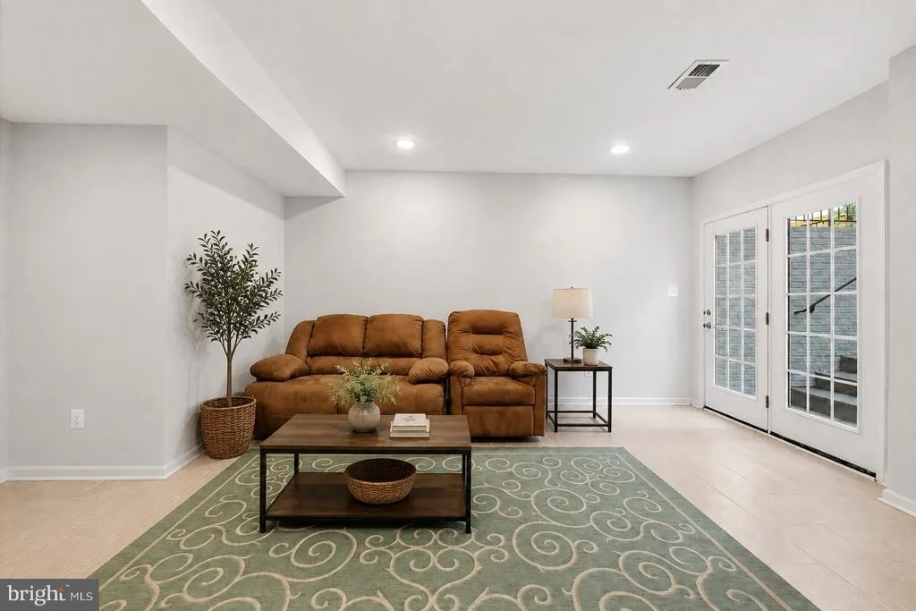 Photo of 42173 ST HUBERTS PLACE