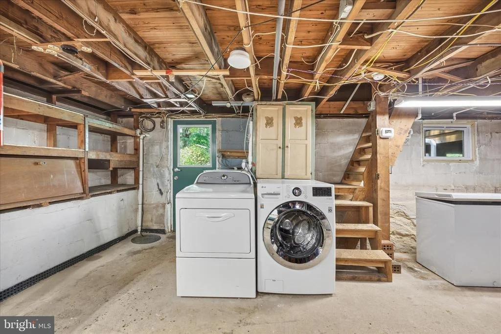 Photo of 565 SUNSET KNOLL ROAD