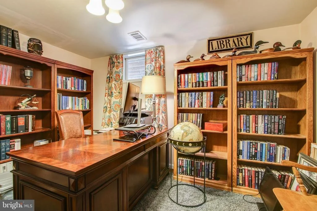 Photo of 602 MARBLEWING COURT