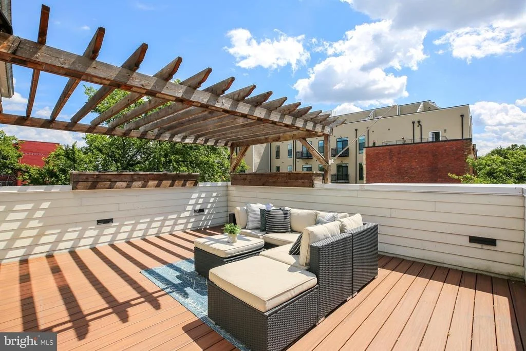 Photo of 915 3RD STREET NE