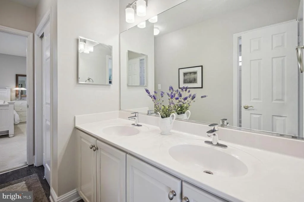 Photo of 10 MAPLECREST COURT