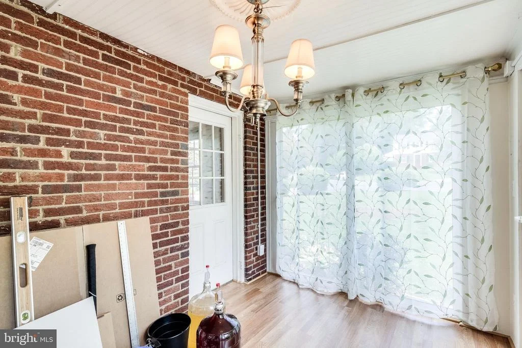 Photo of 505 E SCHUYLER ROAD