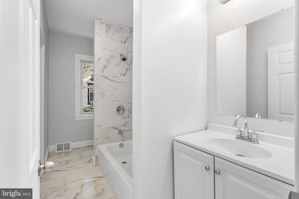 Photo of 623 W 3RD STREET W