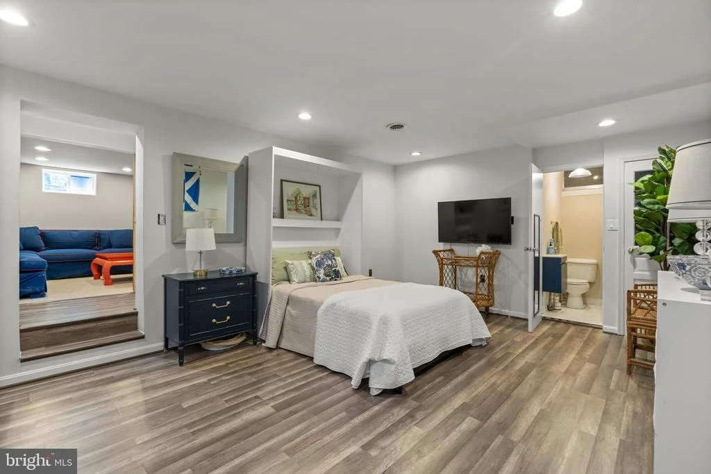 Photo of 52 SUNSET DRIVE