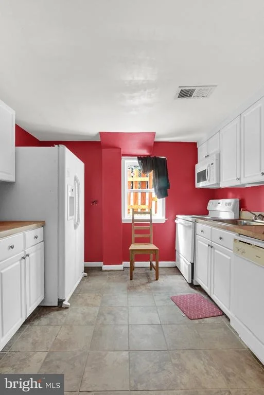 Photo of 2506 CRESTVIEW DRIVE