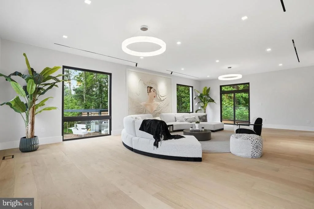 Photo of 1124 SAVILE LANE