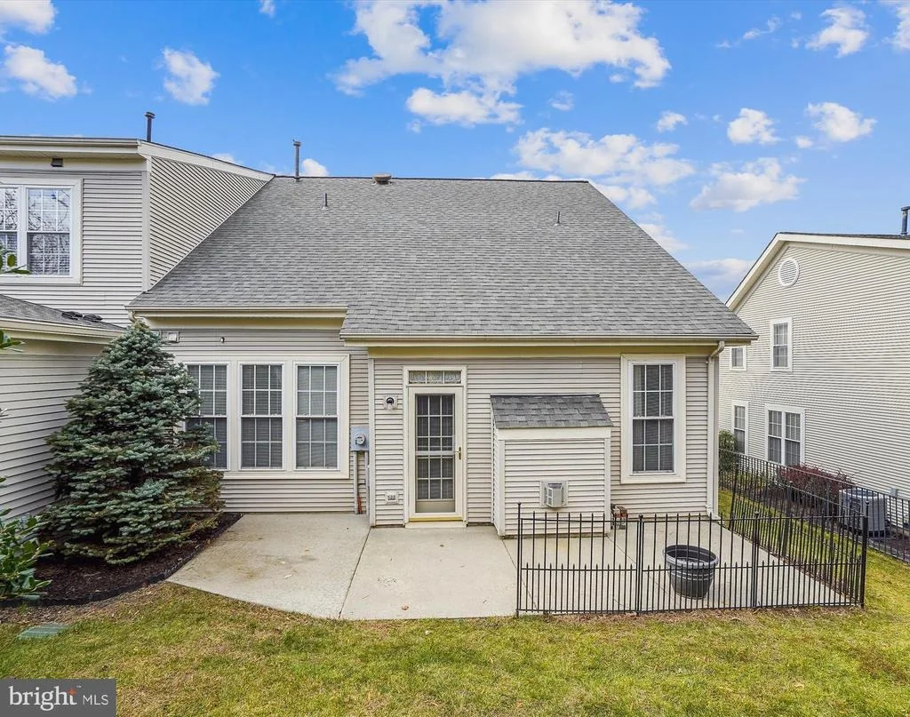 Photo of 6953 WALNUT HILL DRIVE