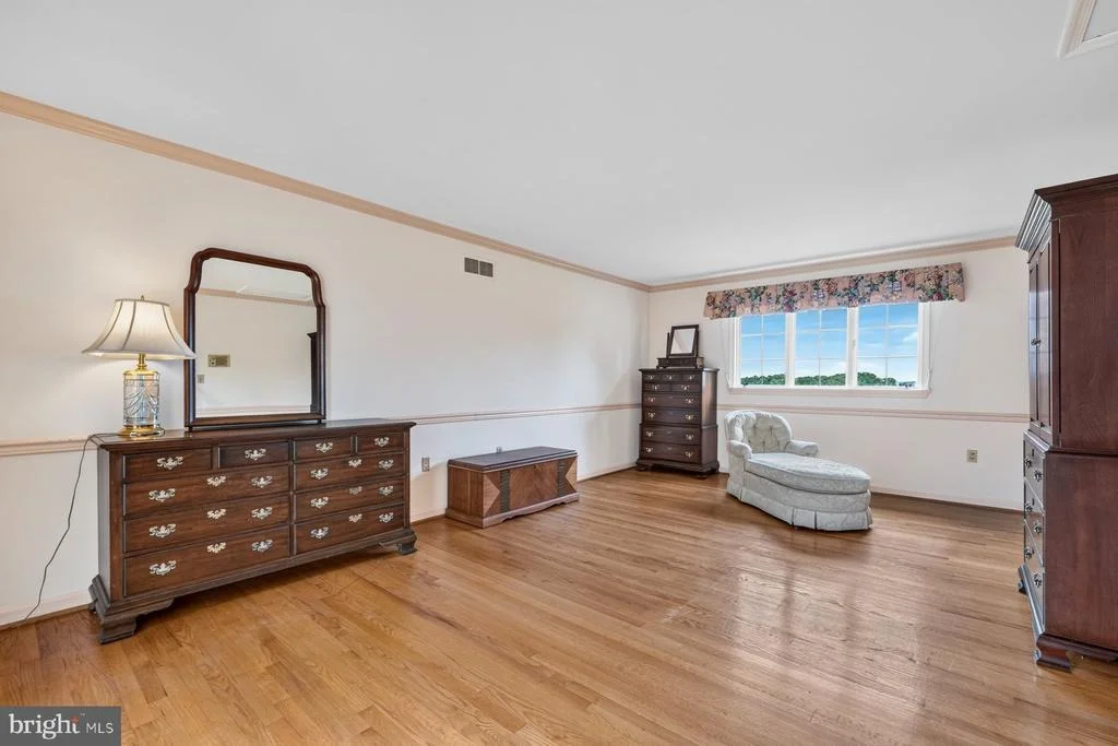 Photo of 6916 SUMMERSWOOD DRIVE