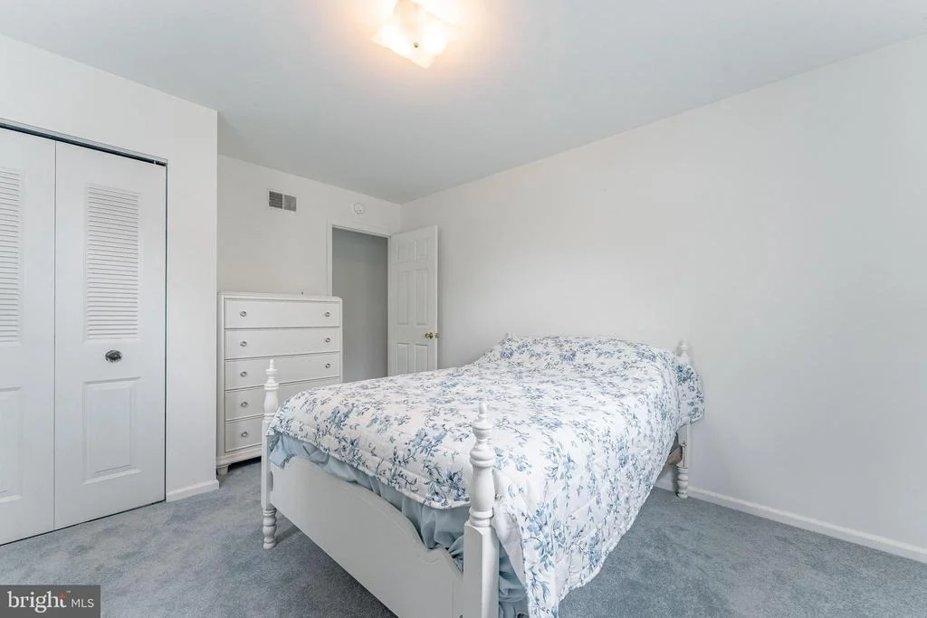 Photo of 1239 UPTON CIRCLE
