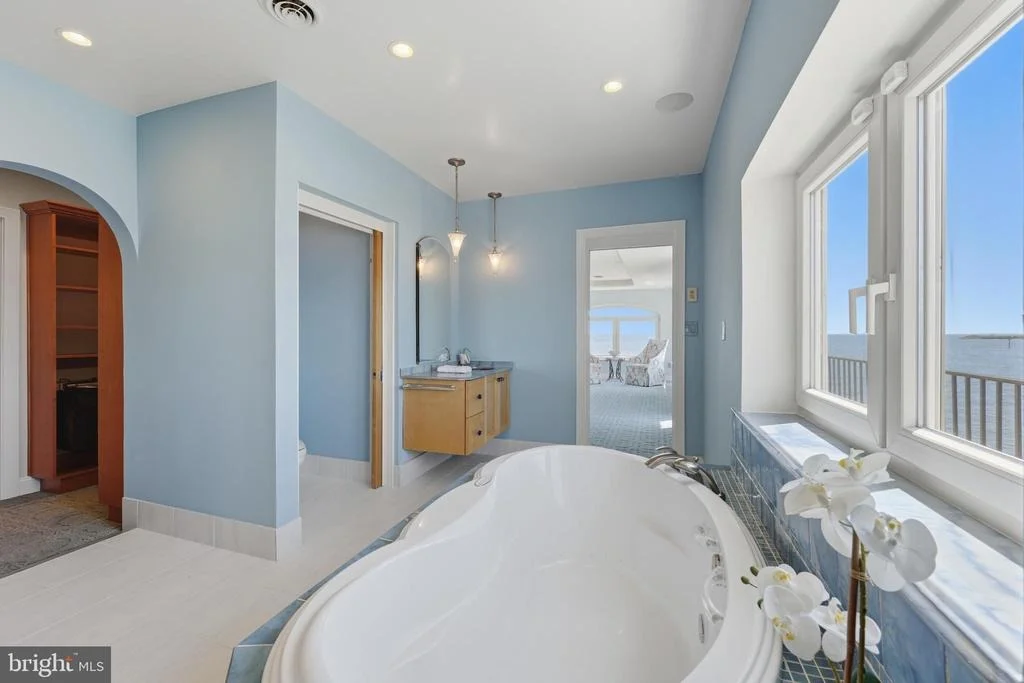 Photo of 2292 LAKE DRIVE