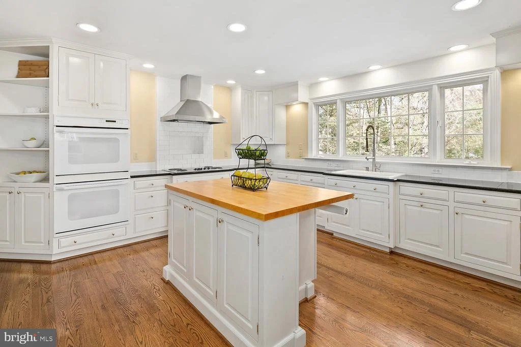 Photo of 1613 FOREST LANE