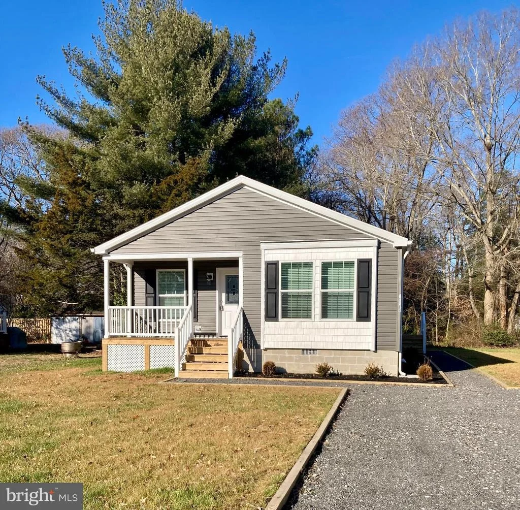 Photo of 17180 VALLEY DRIVE