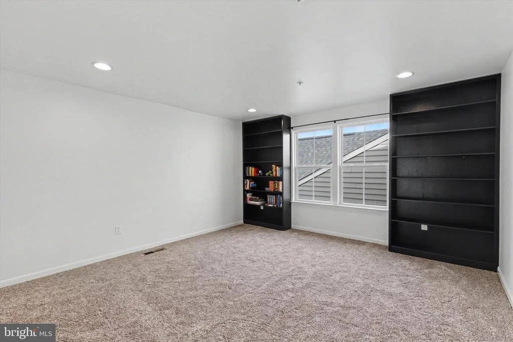 Photo of 314 GALLANT FOX DRIVE