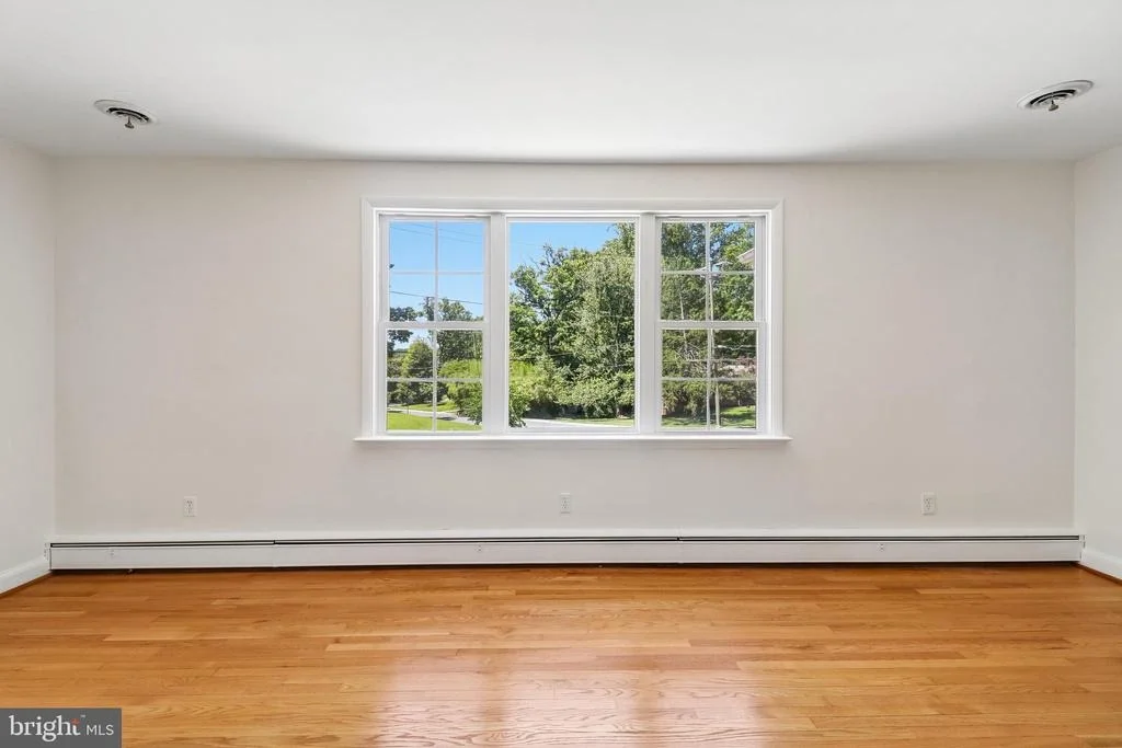 Photo of 400 SOUTHWEST DRIVE