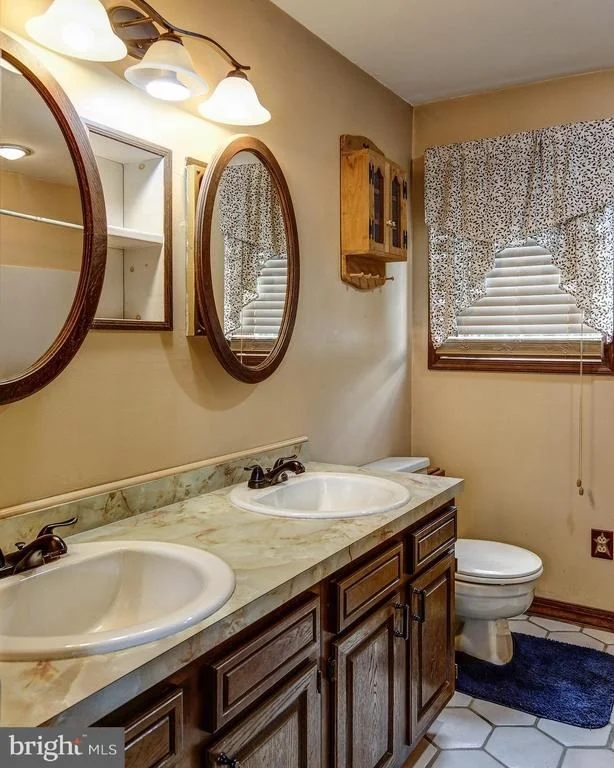 Photo of 105 CRESCENT BOULEVARD