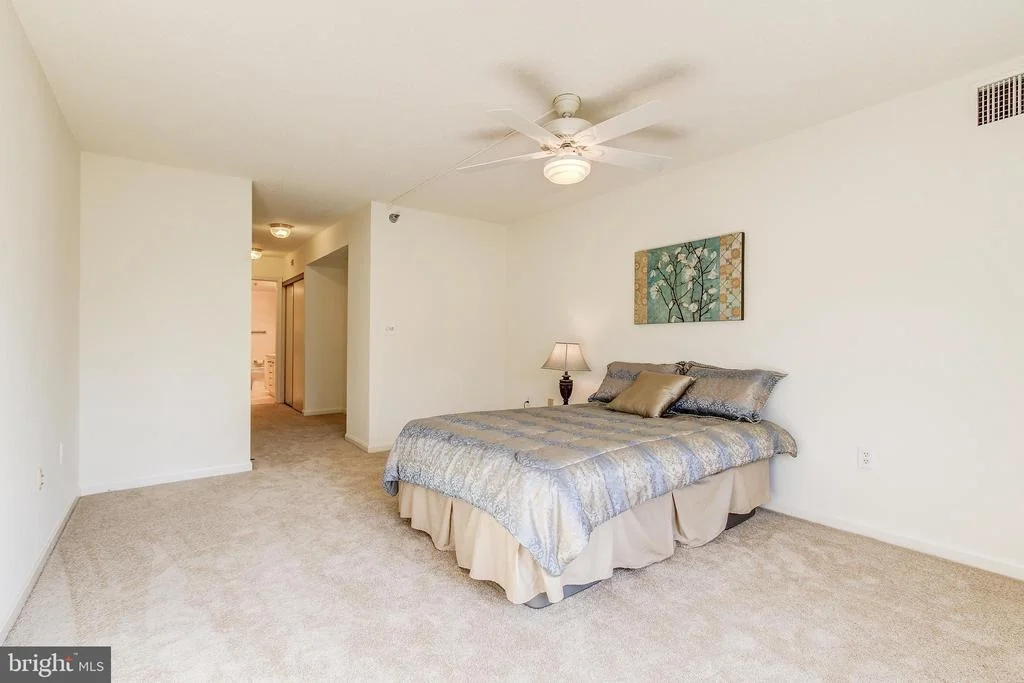 Photo of Unit 403 at 14801 PENNFIELD CIRCLE