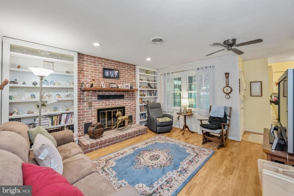 Photo of 932 WESTERN CHAPEL ROAD