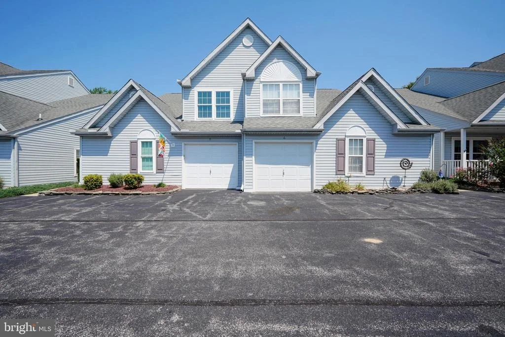 Photo of 8 CAROLINE LANE