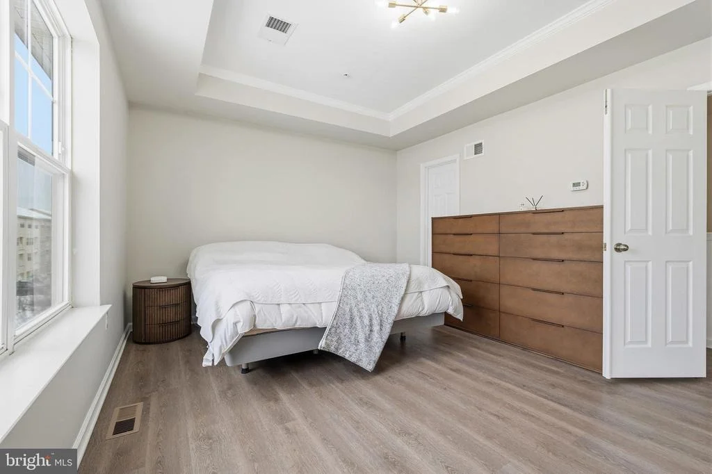 Photo of 5902 FORUM SQUARE