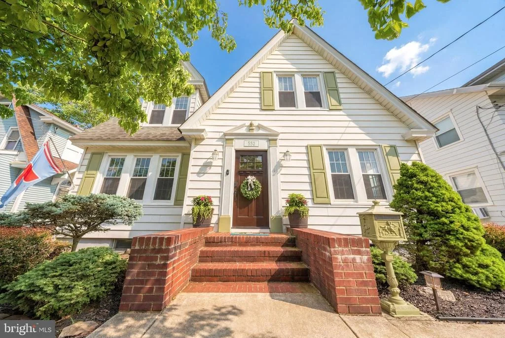 Photo of 552 BELLEVUE AVENUE