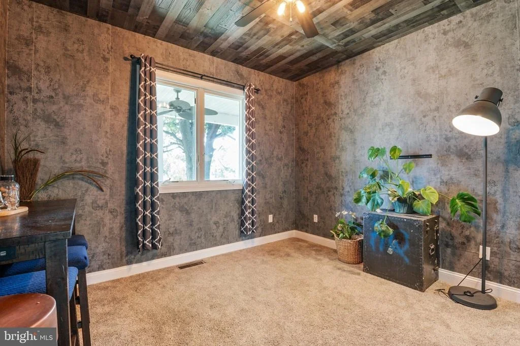 Photo of 1351 CALVERT ROAD