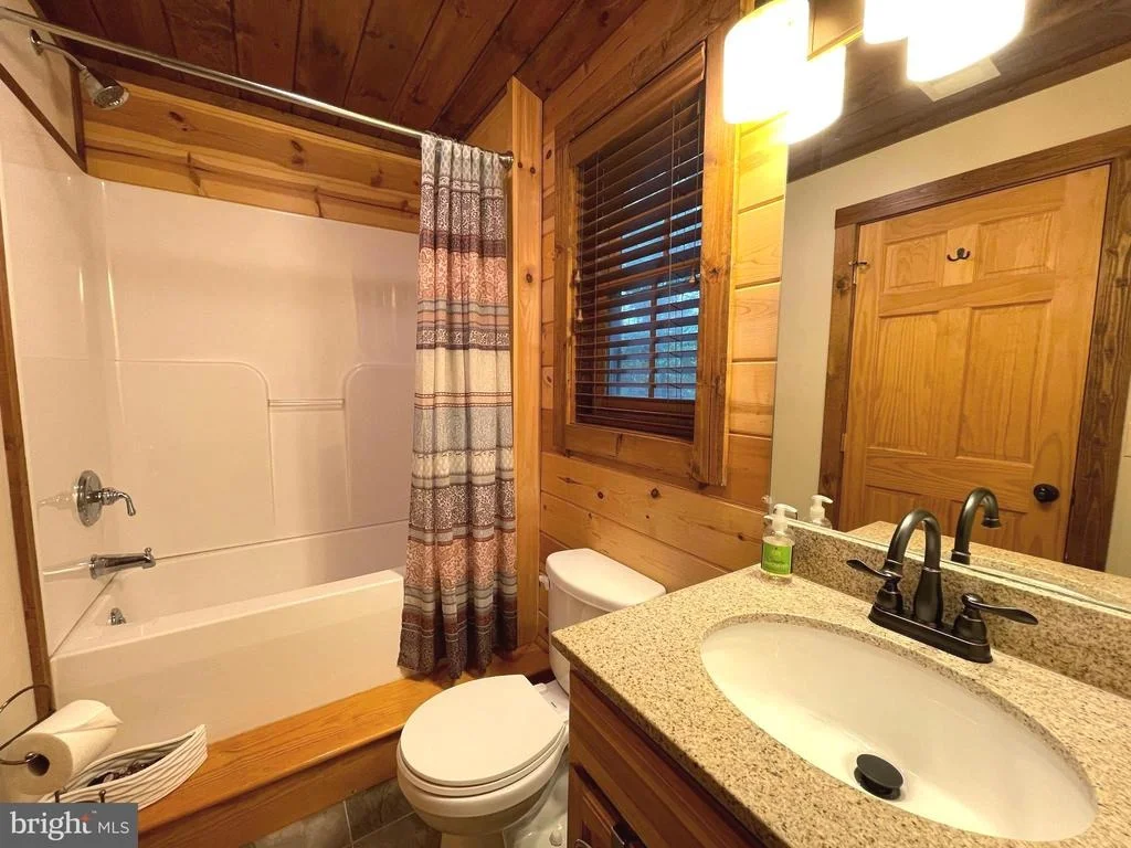 Photo of 185 HIDDEN VALLEY LANE