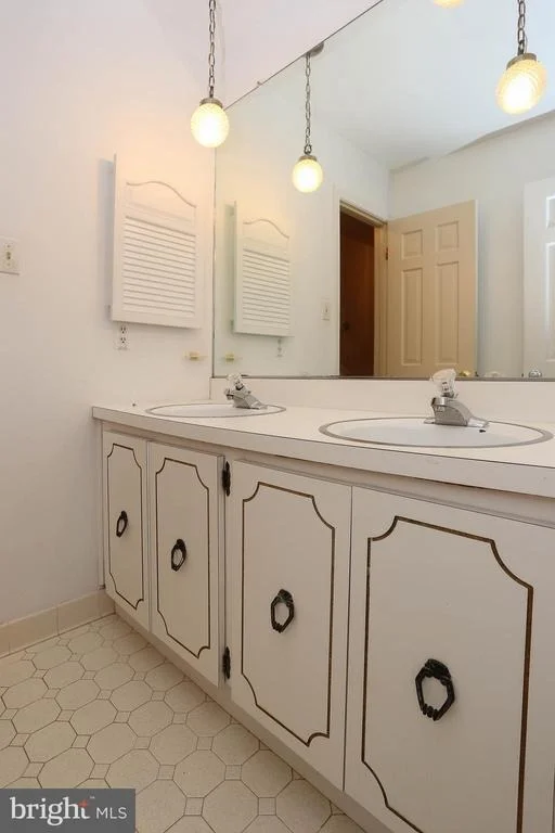 Photo of 18009 EDNOR VIEW TERRACE