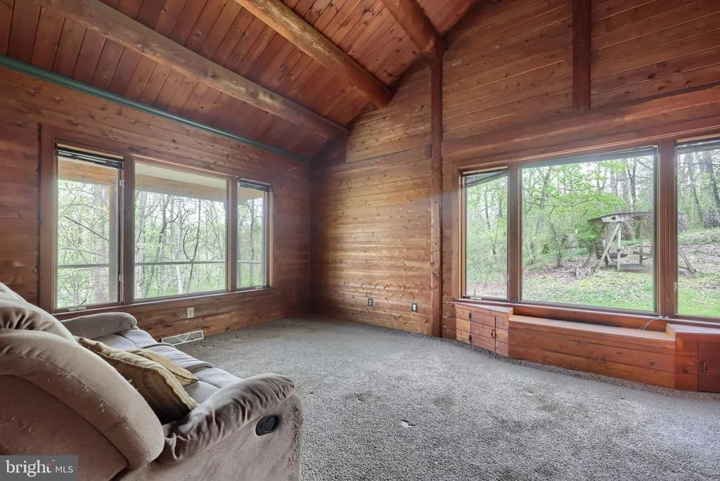 Photo of 171 FOX HOLLOW ROAD