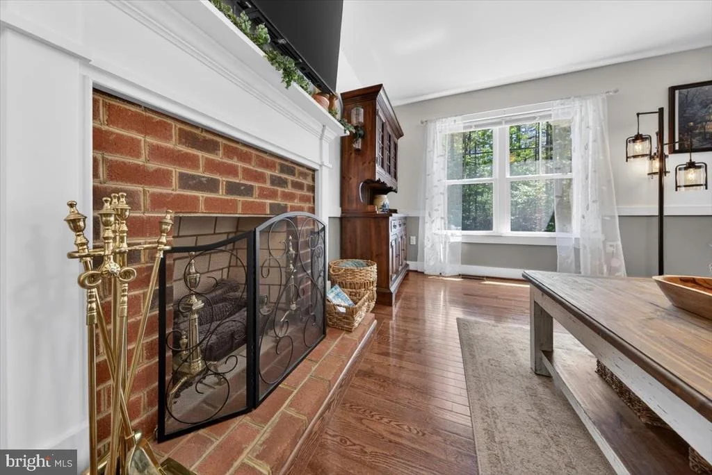 Photo of 844 MANCHESTER ROAD