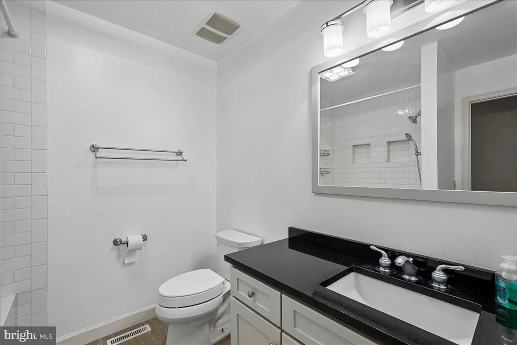 Photo of 8101 SUNDOWN LANE