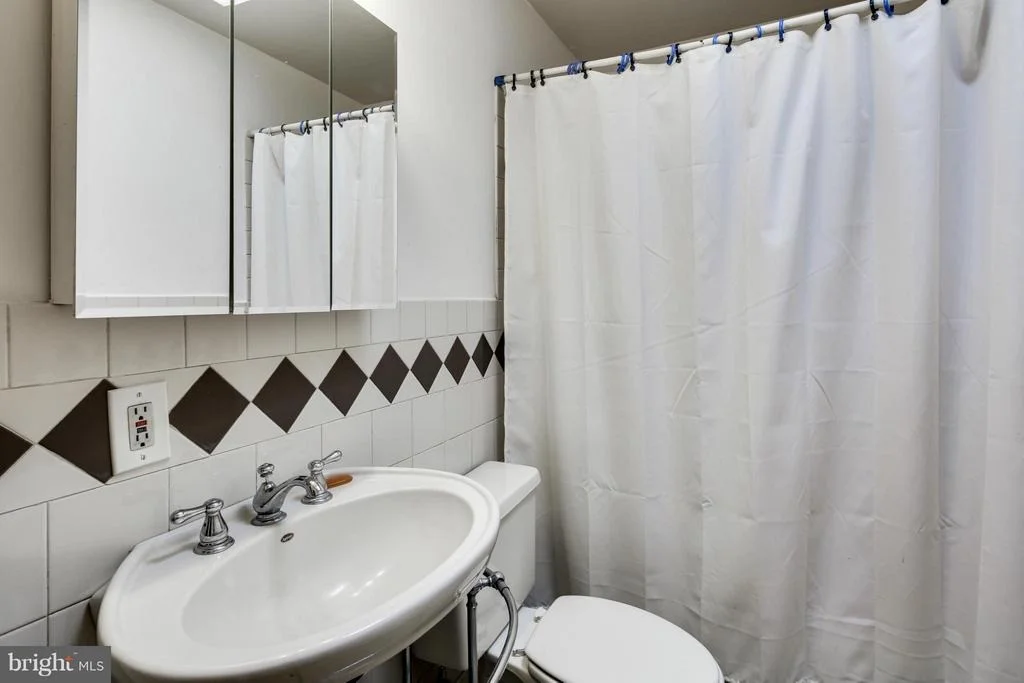 Photo of 1596 SMILEY DRIVE
