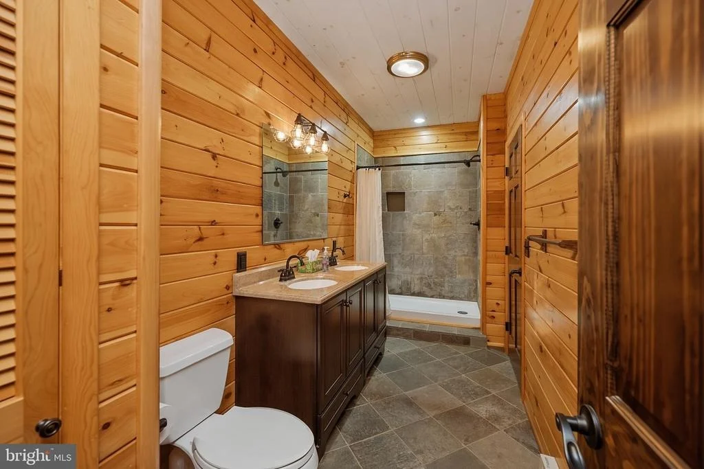 Photo of 253 GLEANINGS DRIVE