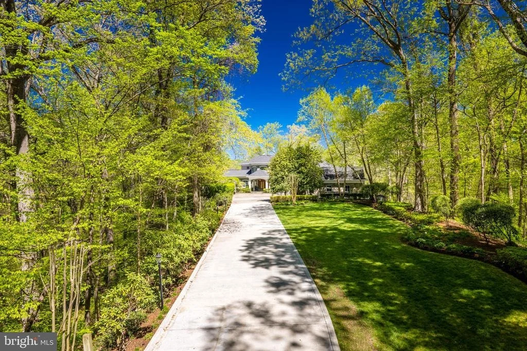Photo of 658 LIVE OAK DRIVE