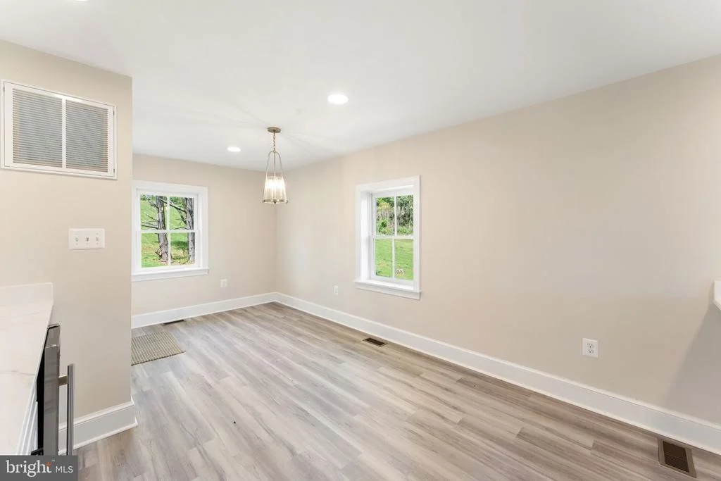 Photo of 11066 MORELAND ROAD