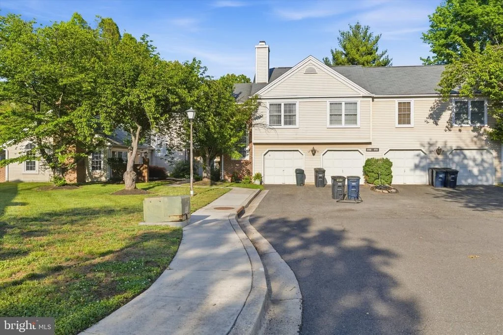 Photo of Unit 424 at 4708 COLONEL ASHTON PLACE