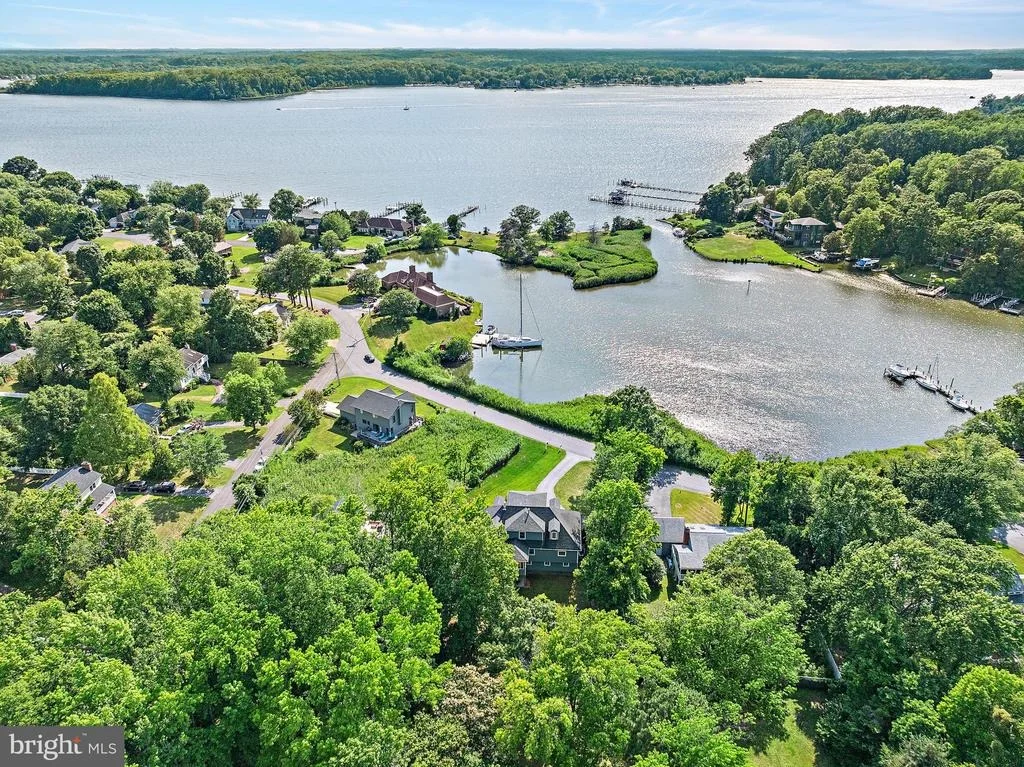 Photo of 621 HARBOR DRIVE