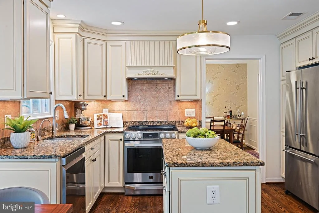 Photo of 7712 LEAR ROAD