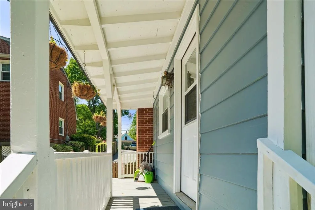 Photo of 11209 MIDVALE ROAD