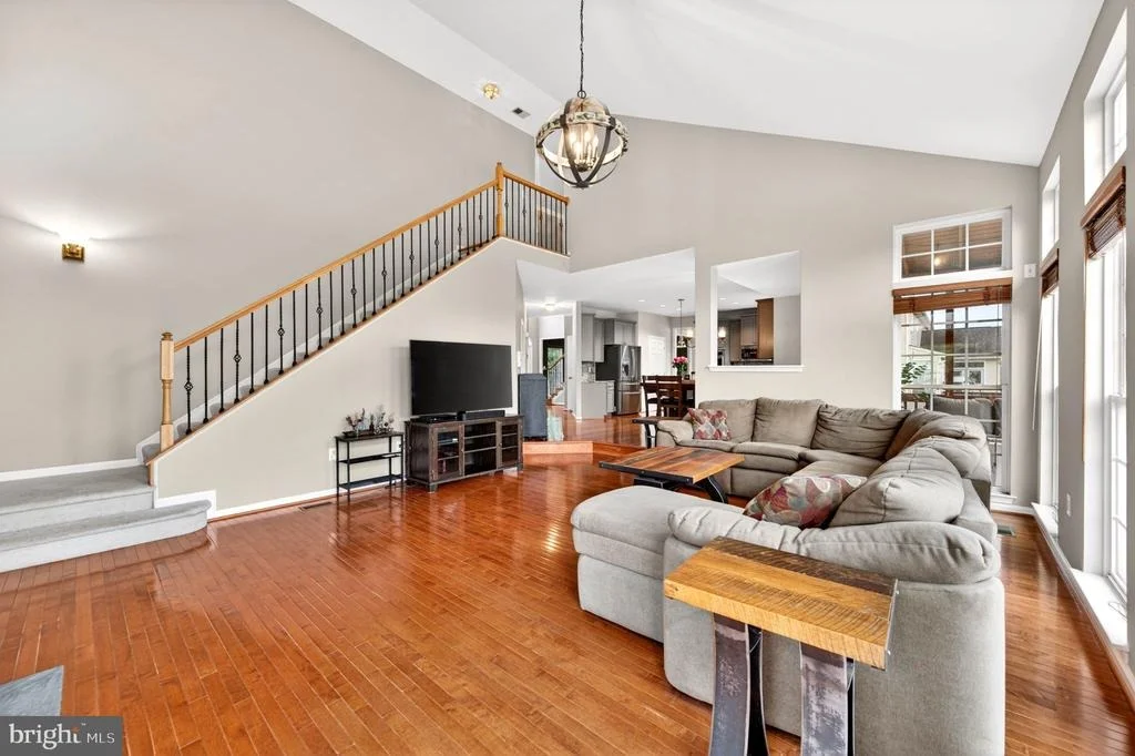 Photo of 8 N POINTE TERRACE