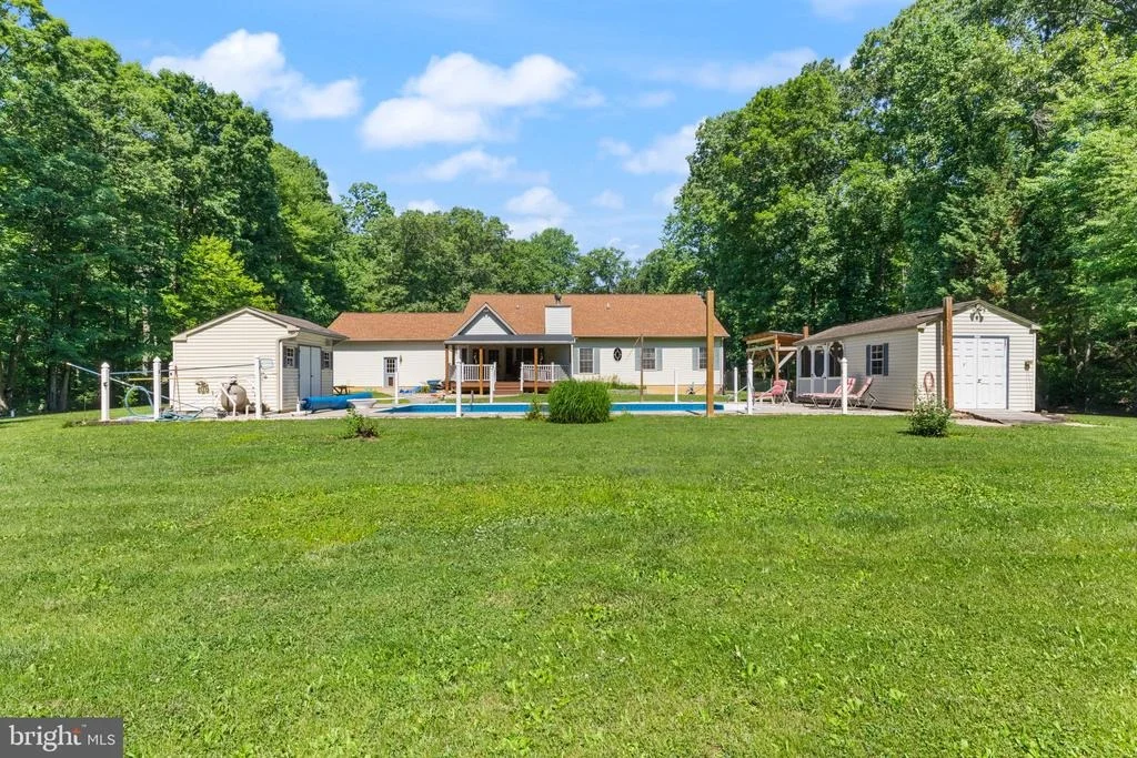 Photo of 32 HAMILTON