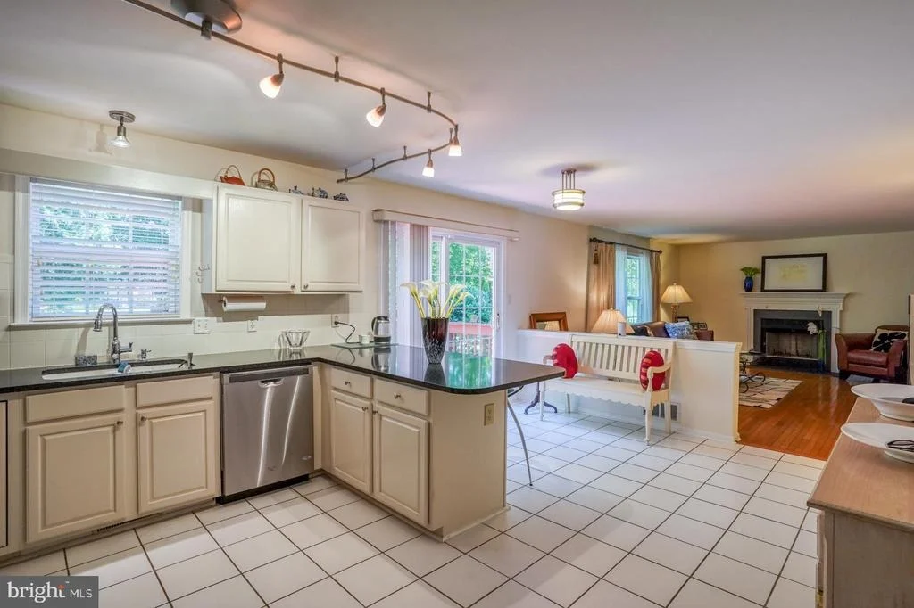 Photo of 305 PEBBLE VALLEY PLACE