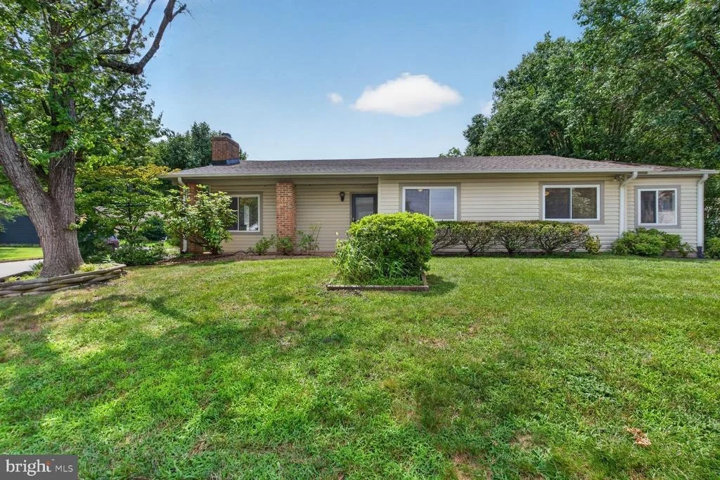 Photo of 323 AVONDALE DRIVE