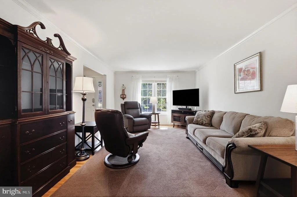 Photo of 1019 CHINABERRY DRIVE